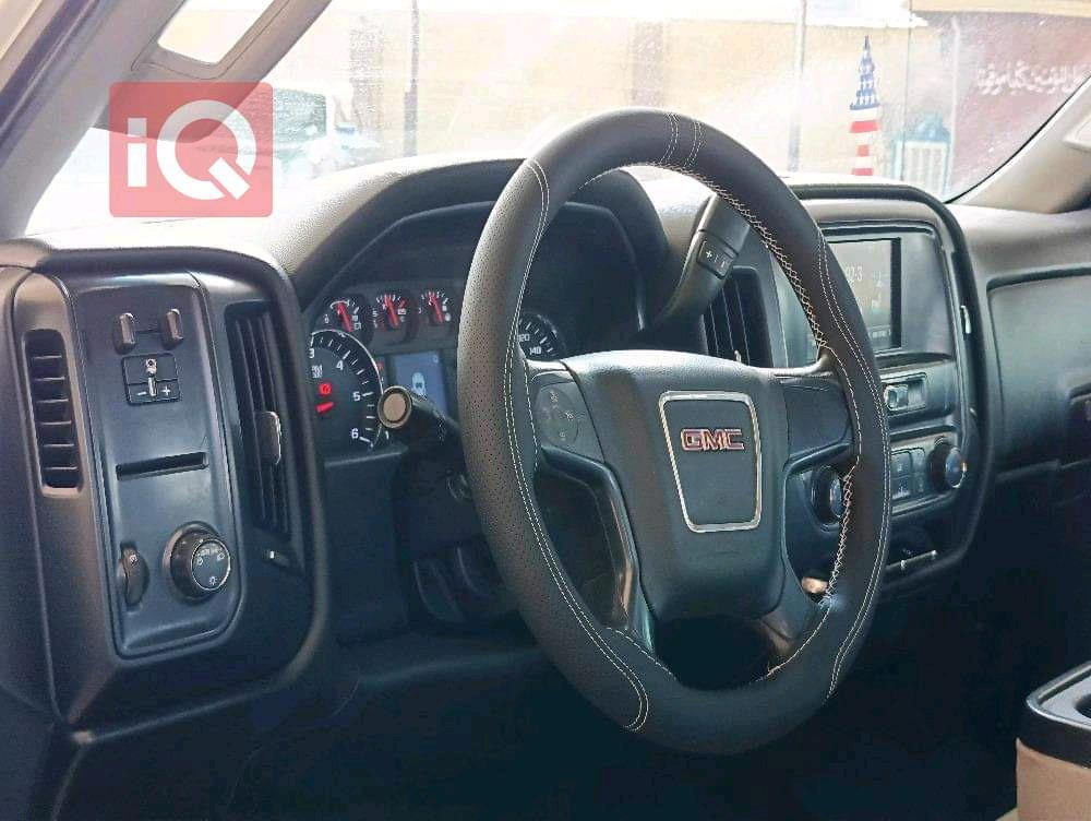GMC Sierra